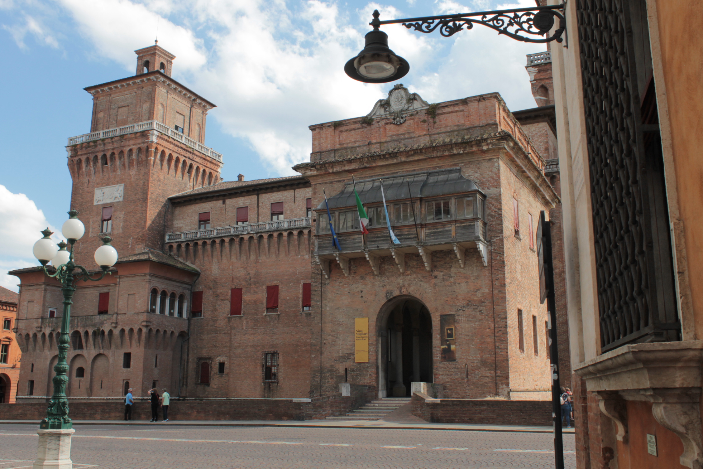 Ferrara-castle.jpg